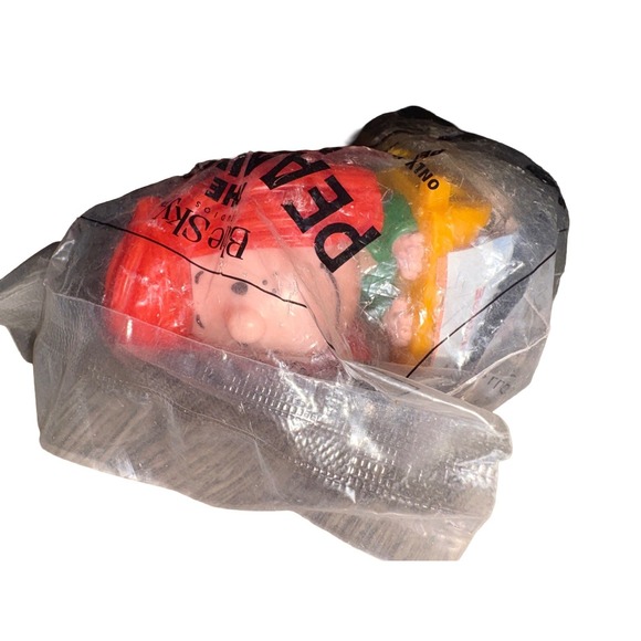 McDonald's 2015 Peanuts Movie PEPPERMINT PATTY w/ Sled Happy Meal Toy #8 NIP! - Picture 2 of 3